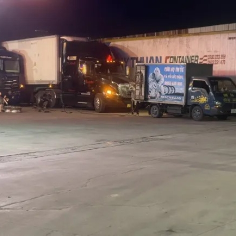 Dịch vụ vá vỏ lưu động – Giải pháp cứu hộ lốp xe nhanh chóng và tiện lợi